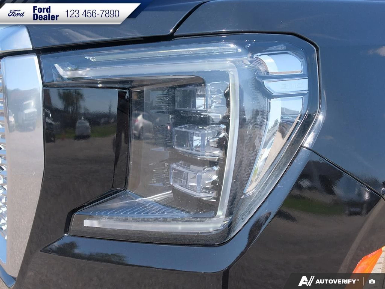 2021 GMC Yukon Denali Main Image