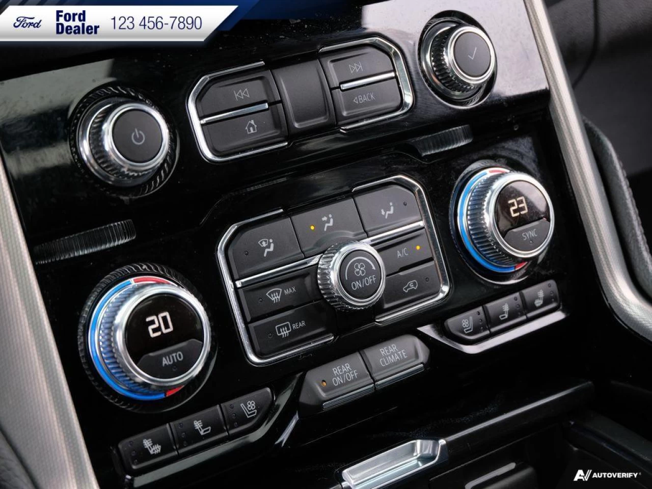 2021 GMC Yukon Denali Main Image