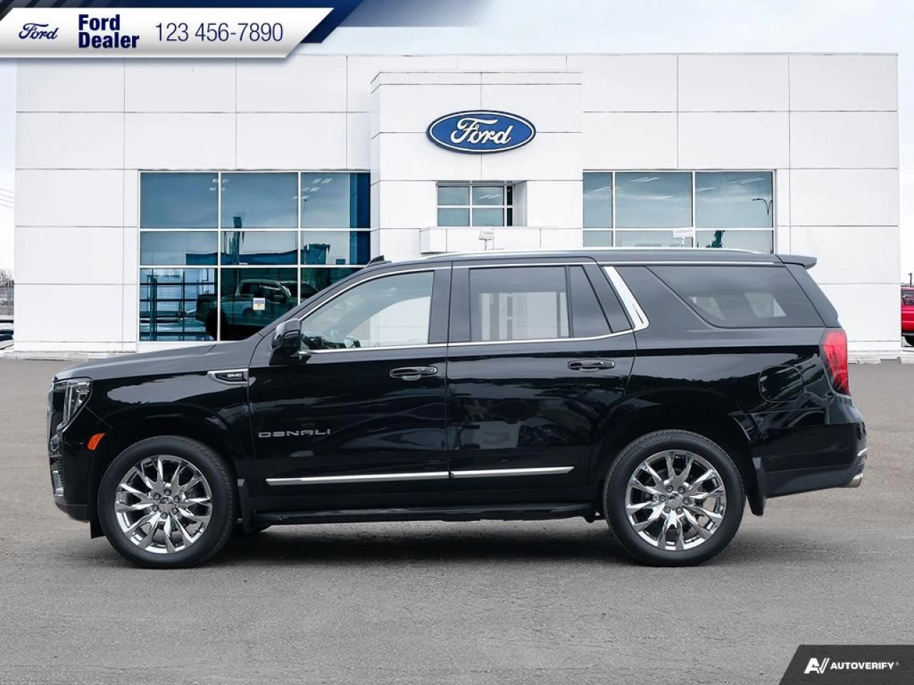 2021 GMC Yukon Denali Main Image