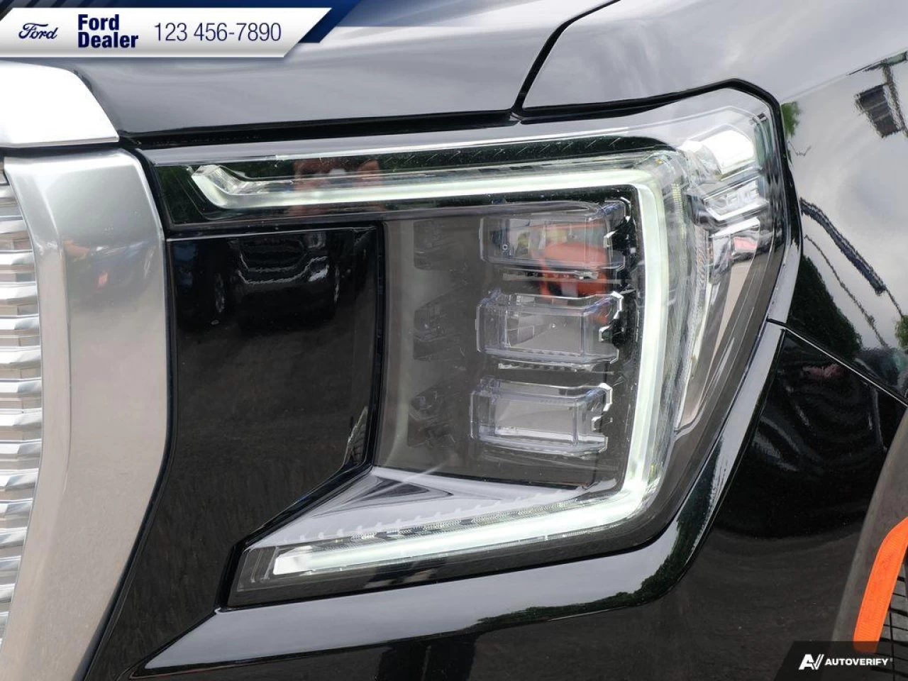 2021 GMC Yukon Denali Main Image