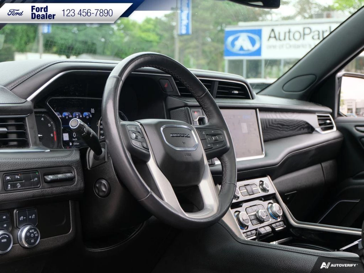 2021 GMC Yukon Denali Main Image