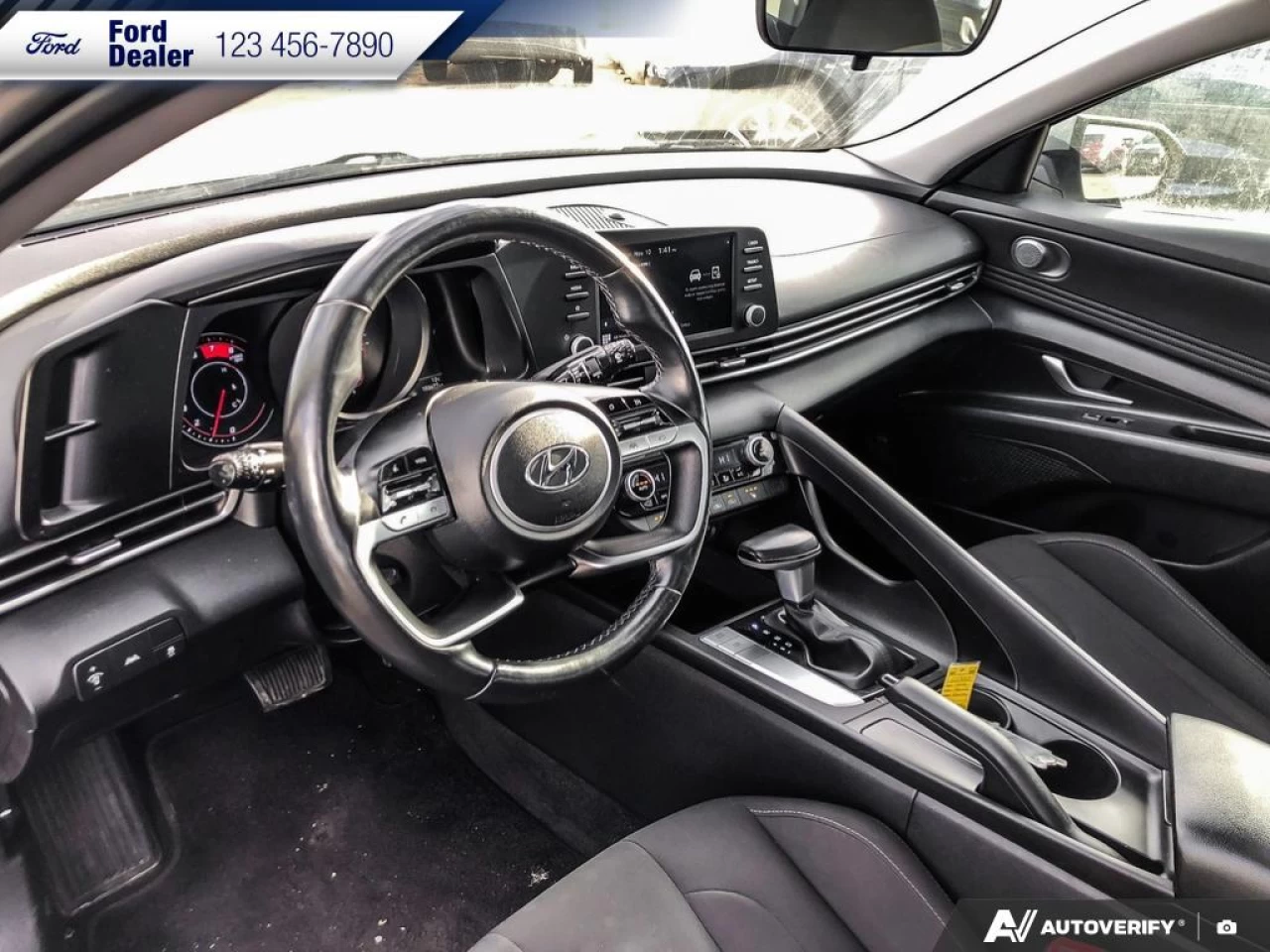 2022 Hyundai Elantra Preferred Image principale