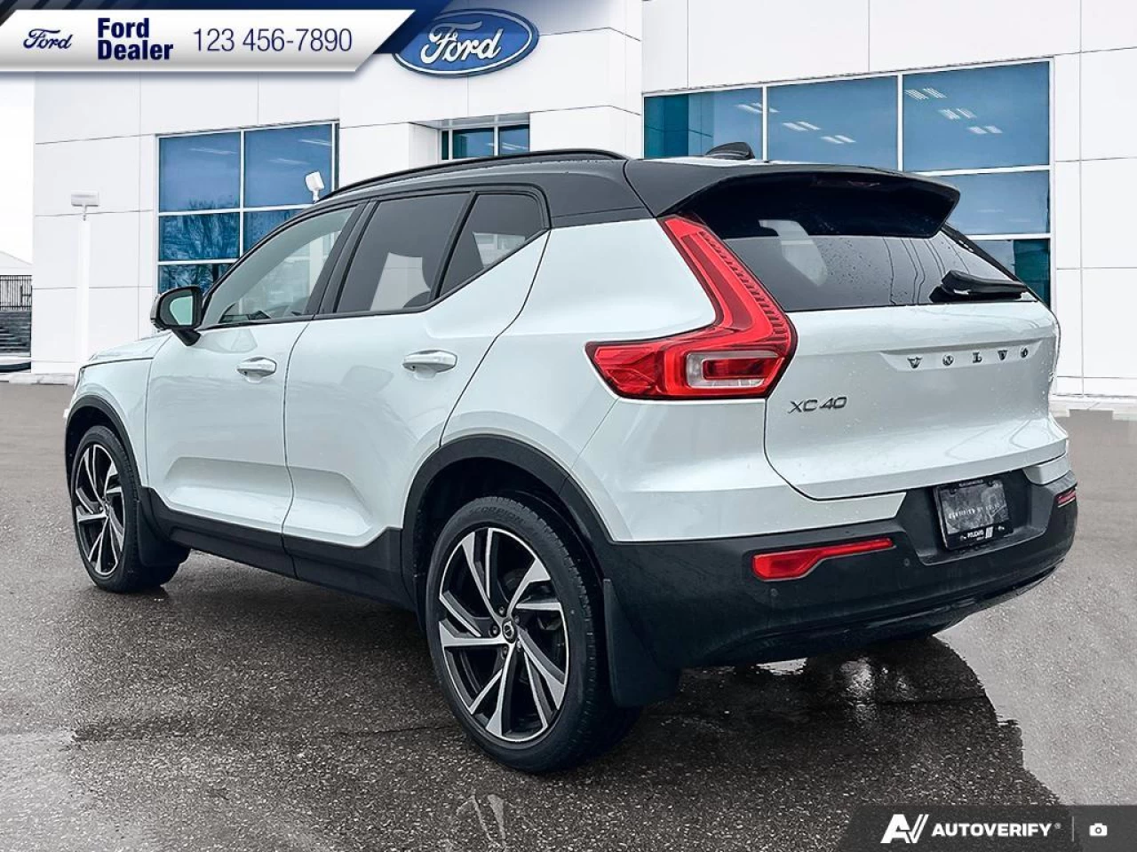 2022 Volvo XC40 T5 Inscription Main Image