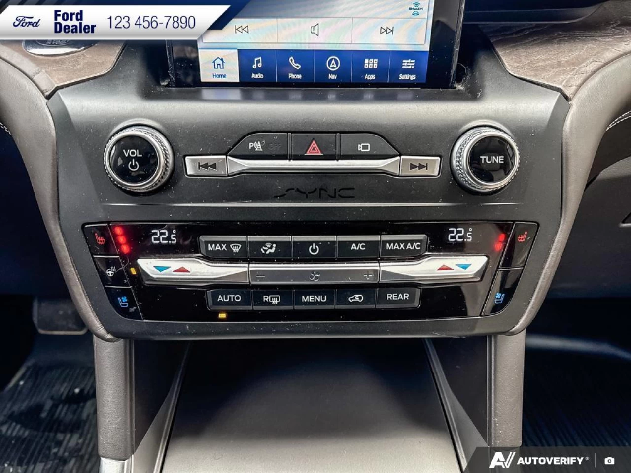 2020 Ford Explorer Platinum Main Image