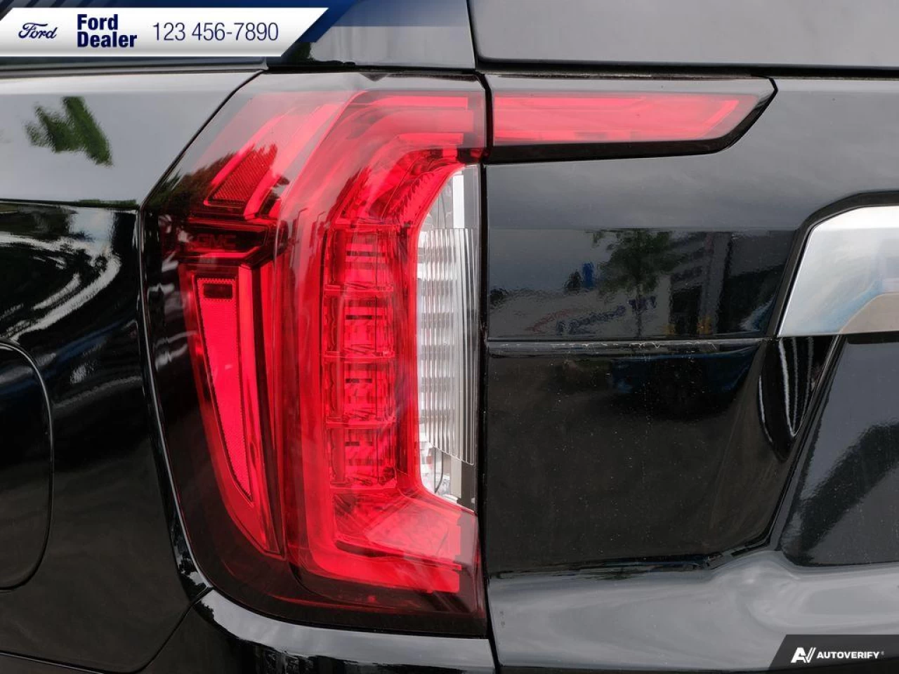 2021 GMC Yukon Denali Main Image