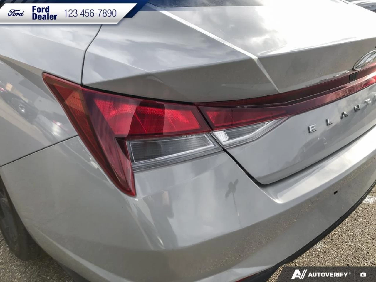 2022 Hyundai Elantra Preferred Image principale