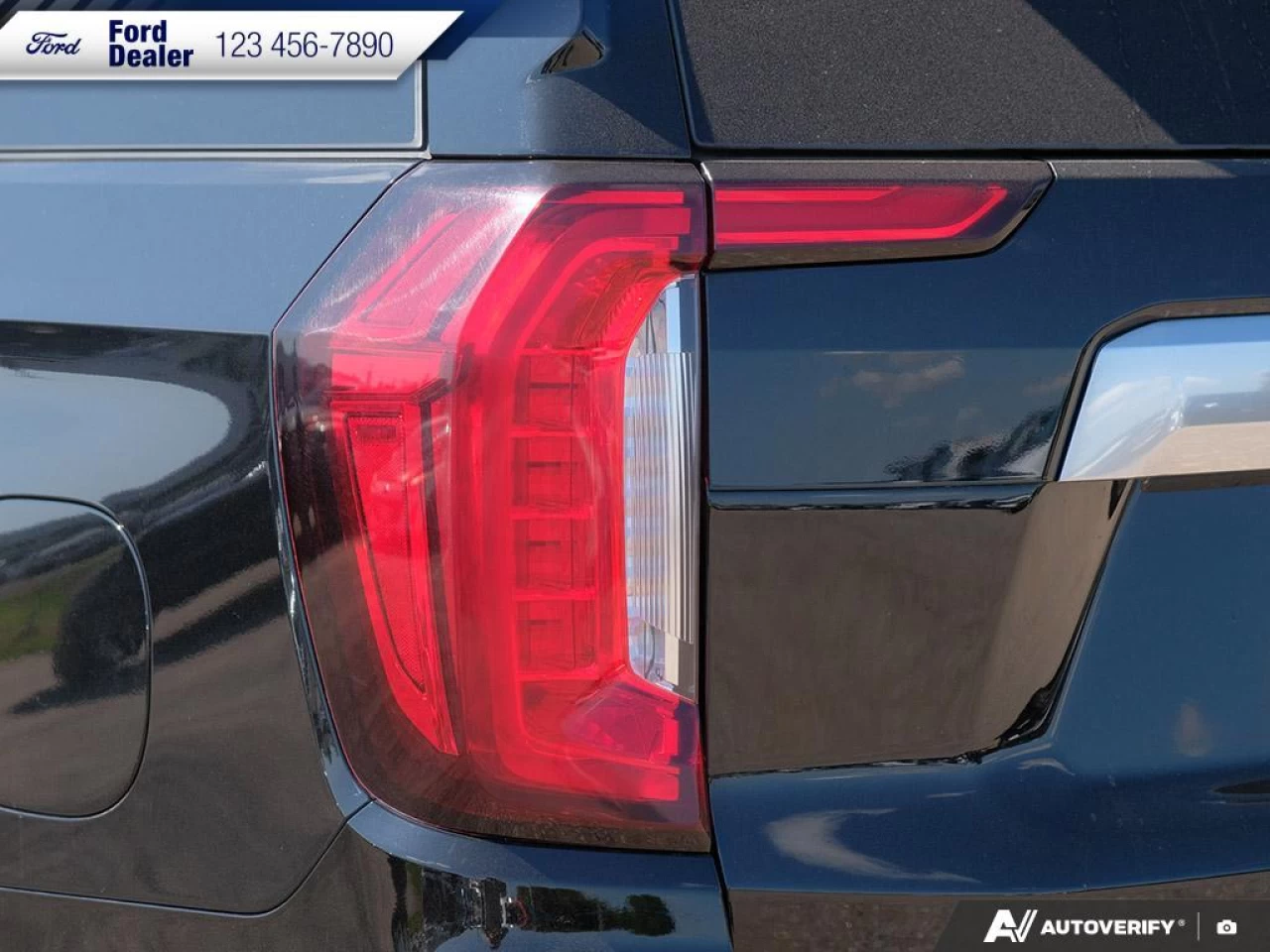 2021 GMC Yukon Denali Main Image