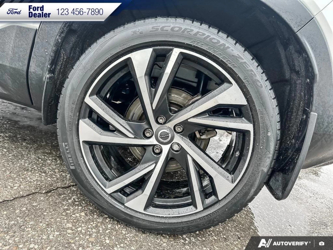 2022 Volvo XC40 T5 Inscription Main Image