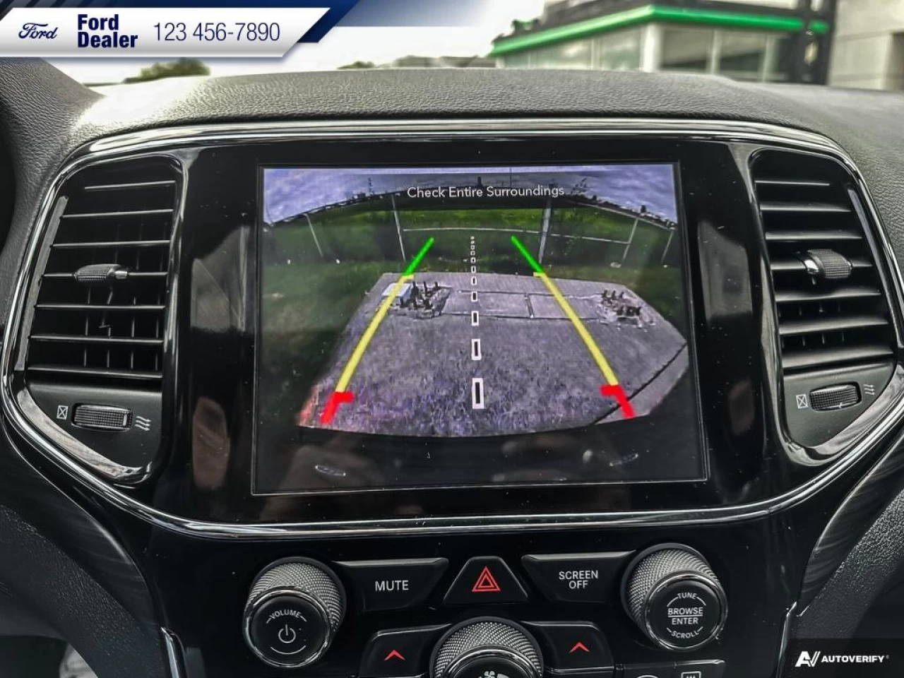 2021 Jeep Grand Cherokee Altitude Main Image