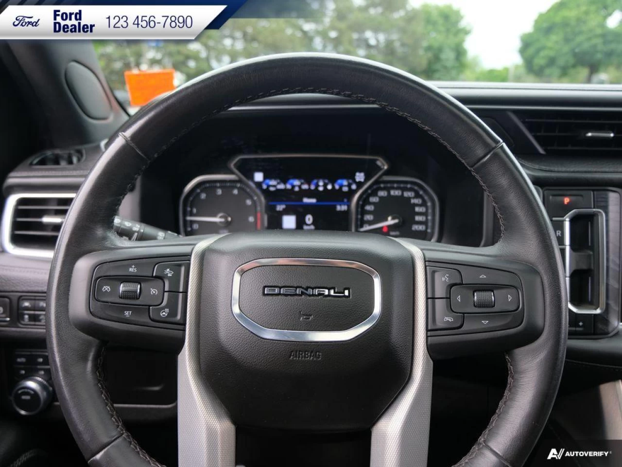 2021 GMC Yukon Denali Main Image