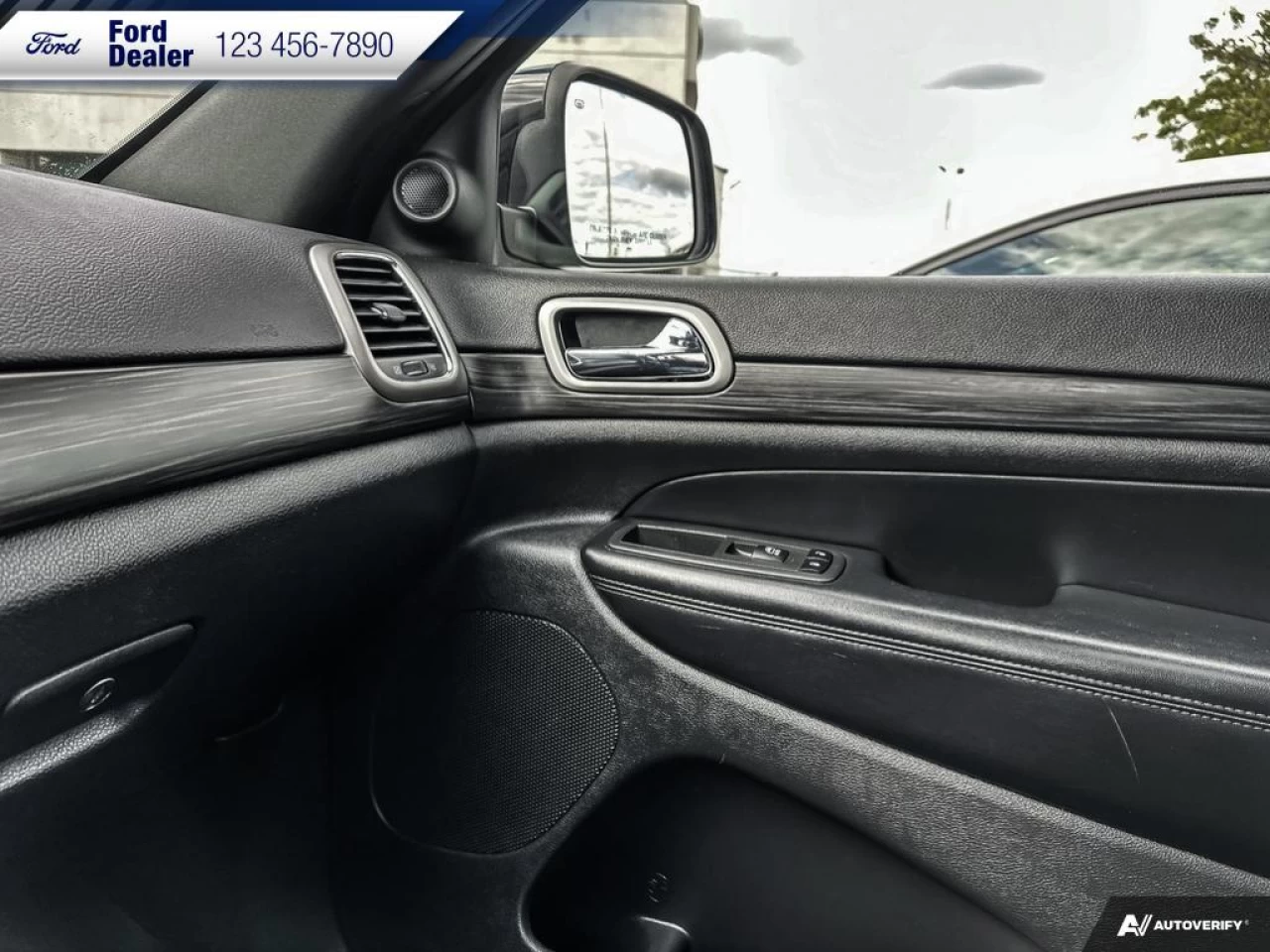 2021 Jeep Grand Cherokee Altitude Main Image