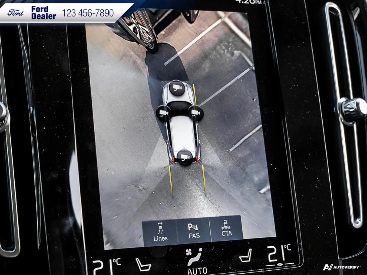 2022 Volvo XC40 T5 Inscription Main Image