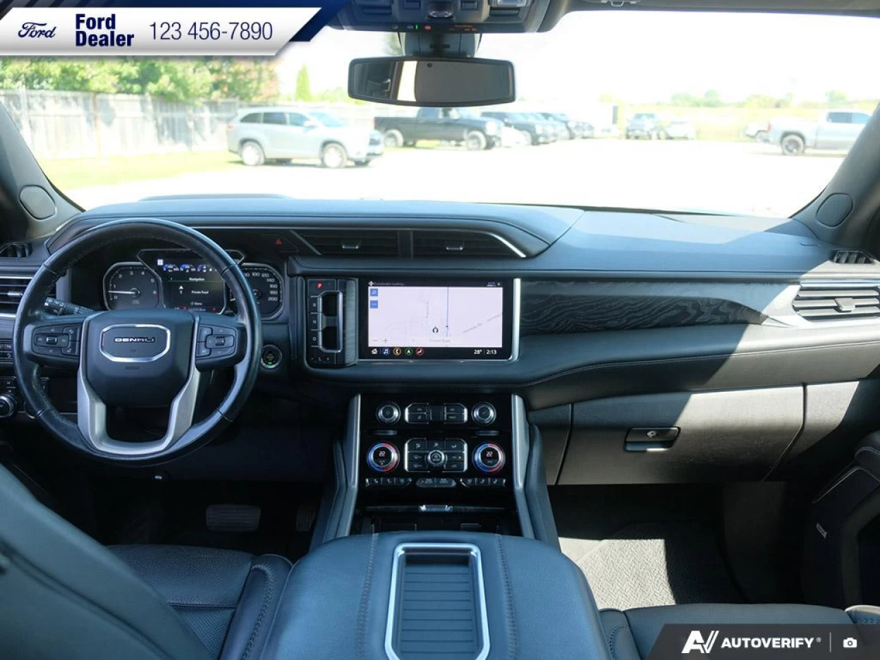 2021 GMC Yukon Denali Main Image