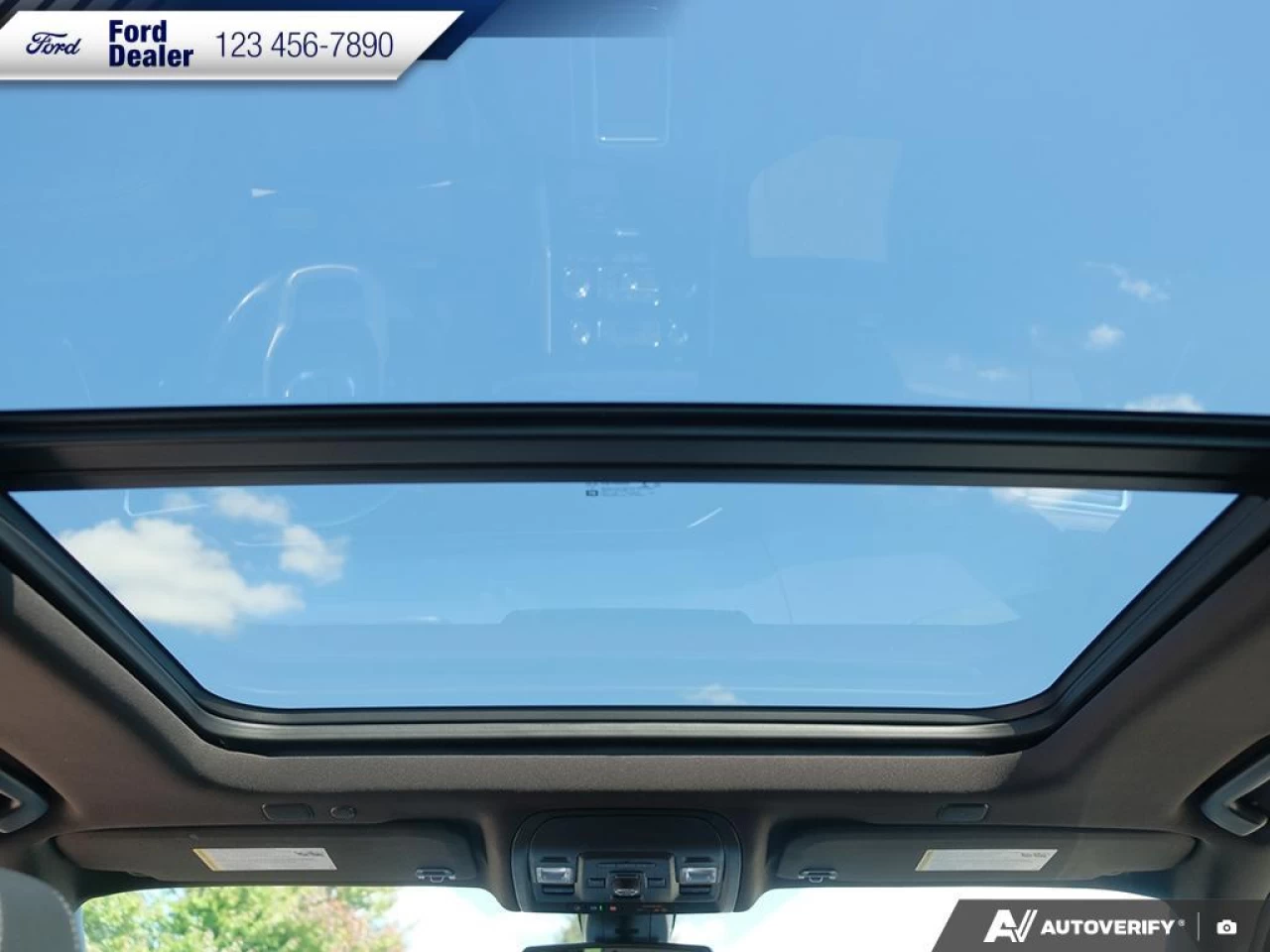 2021 GMC Yukon Denali Main Image