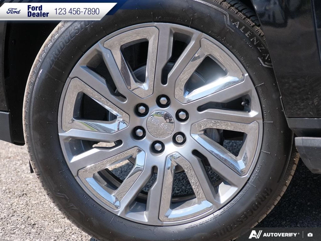 2021 GMC Yukon Denali Main Image