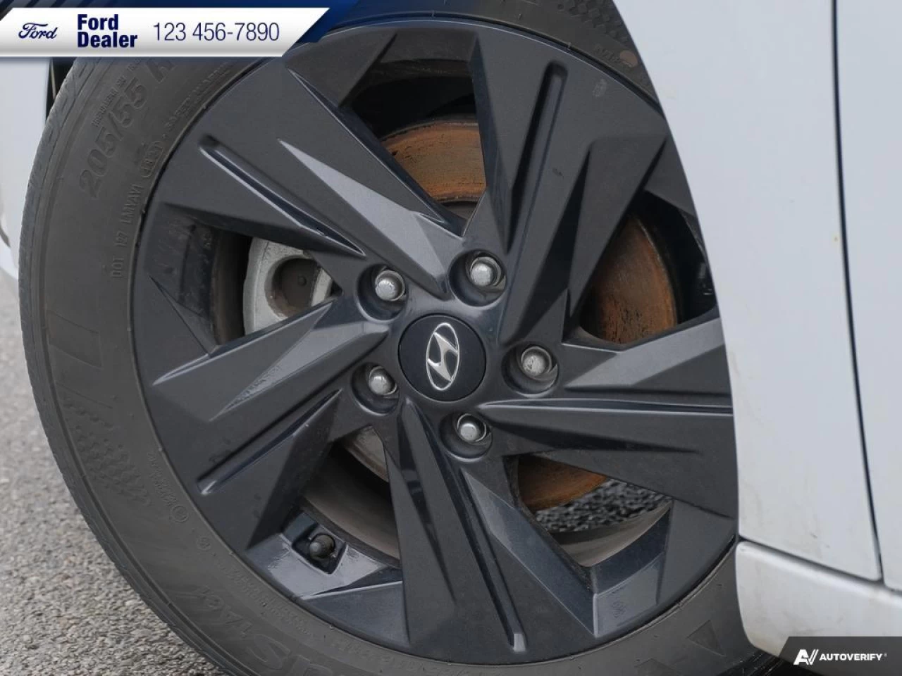 2022 Hyundai Elantra Preferred Main Image