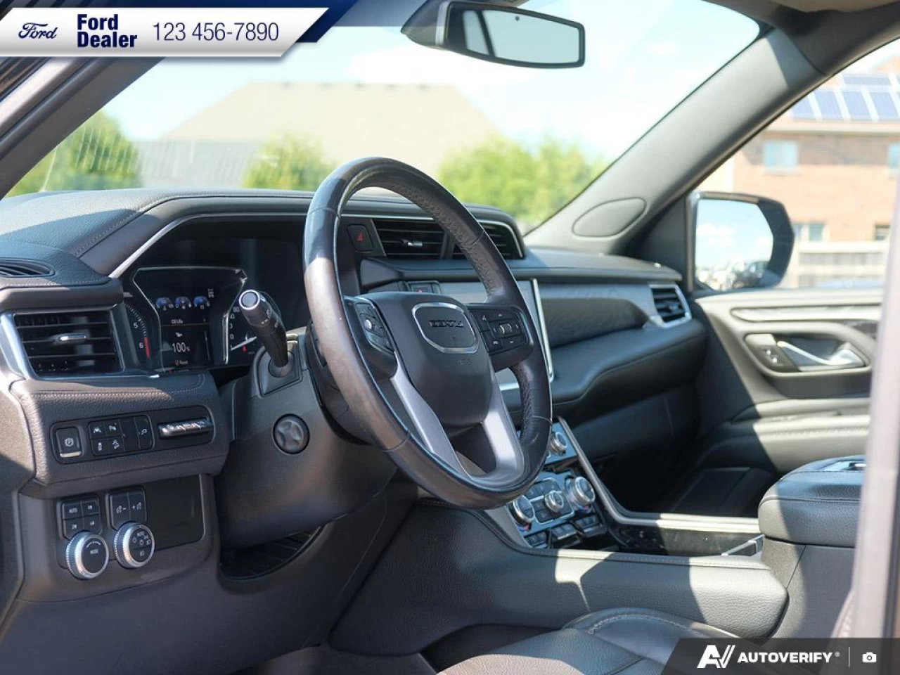 2021 GMC Yukon Denali Main Image