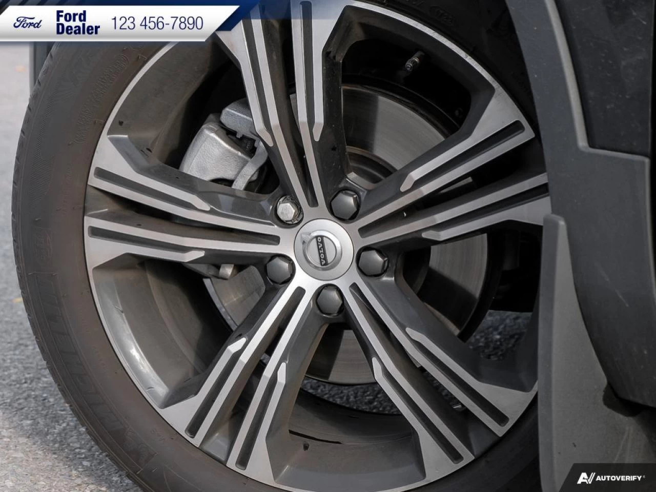 2022 Volvo XC40 T5 Inscription Main Image