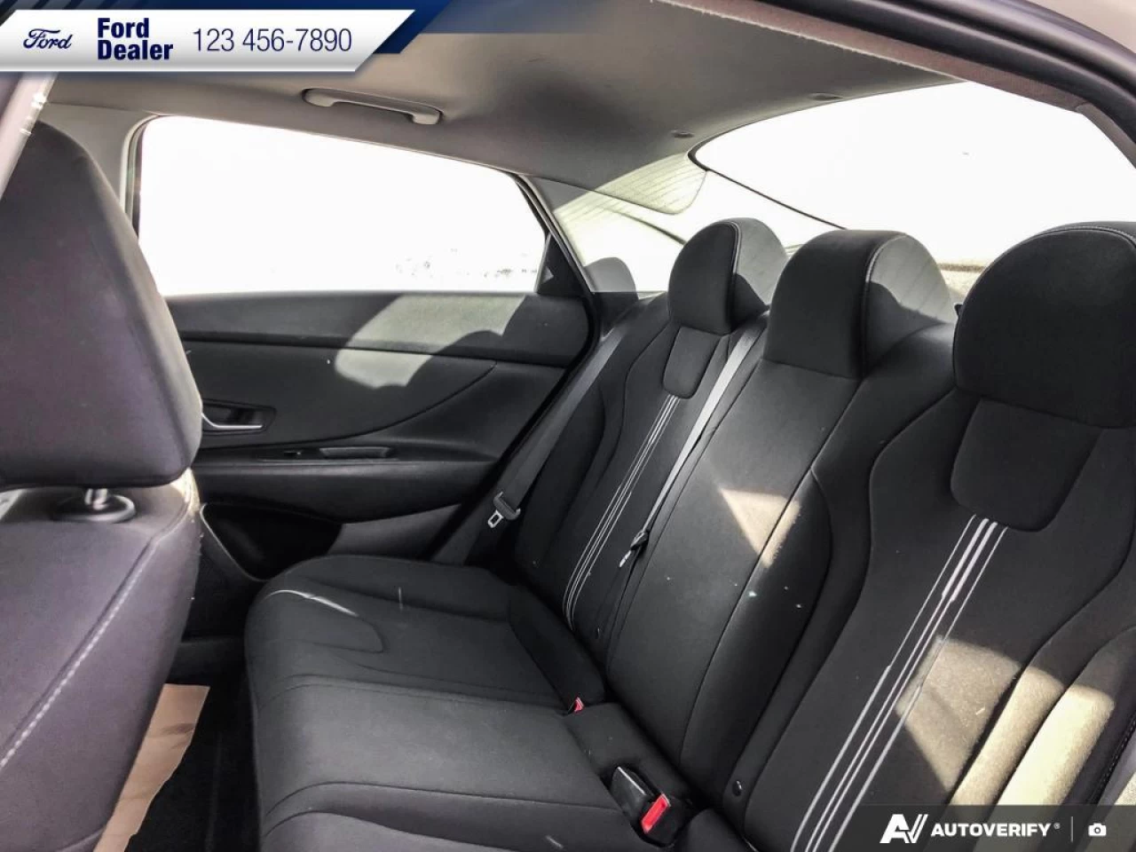 2022 Hyundai Elantra Preferred Image principale