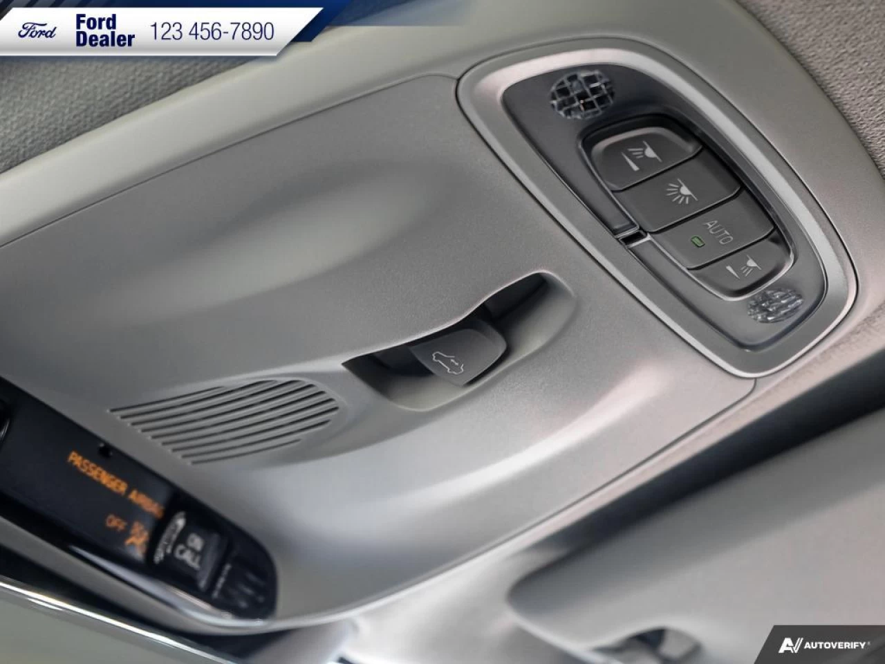 2022 Volvo XC40 T5 Inscription Main Image