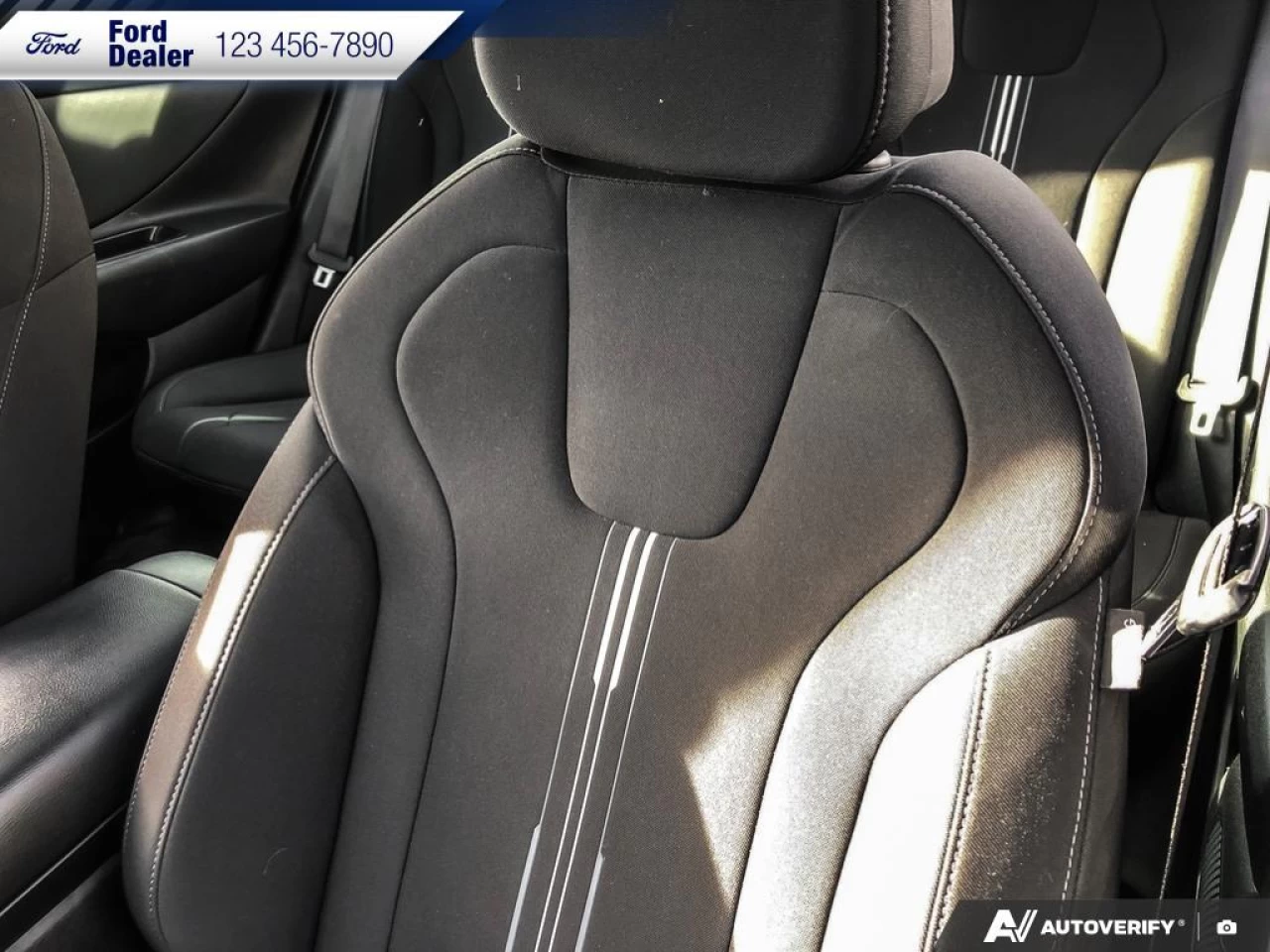 2022 Hyundai Elantra Preferred Main Image