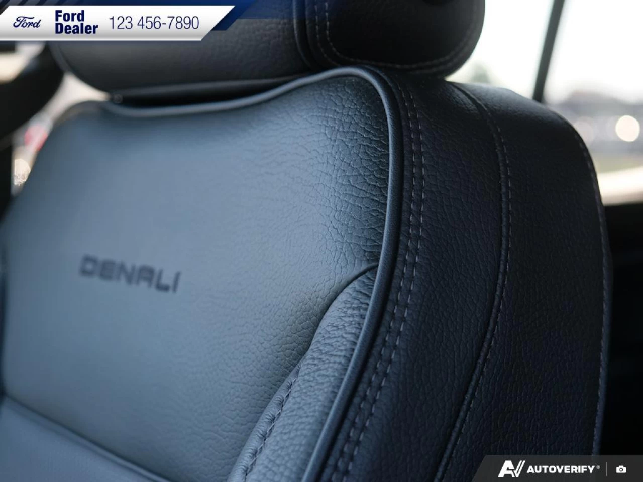 2021 GMC Yukon Denali Main Image