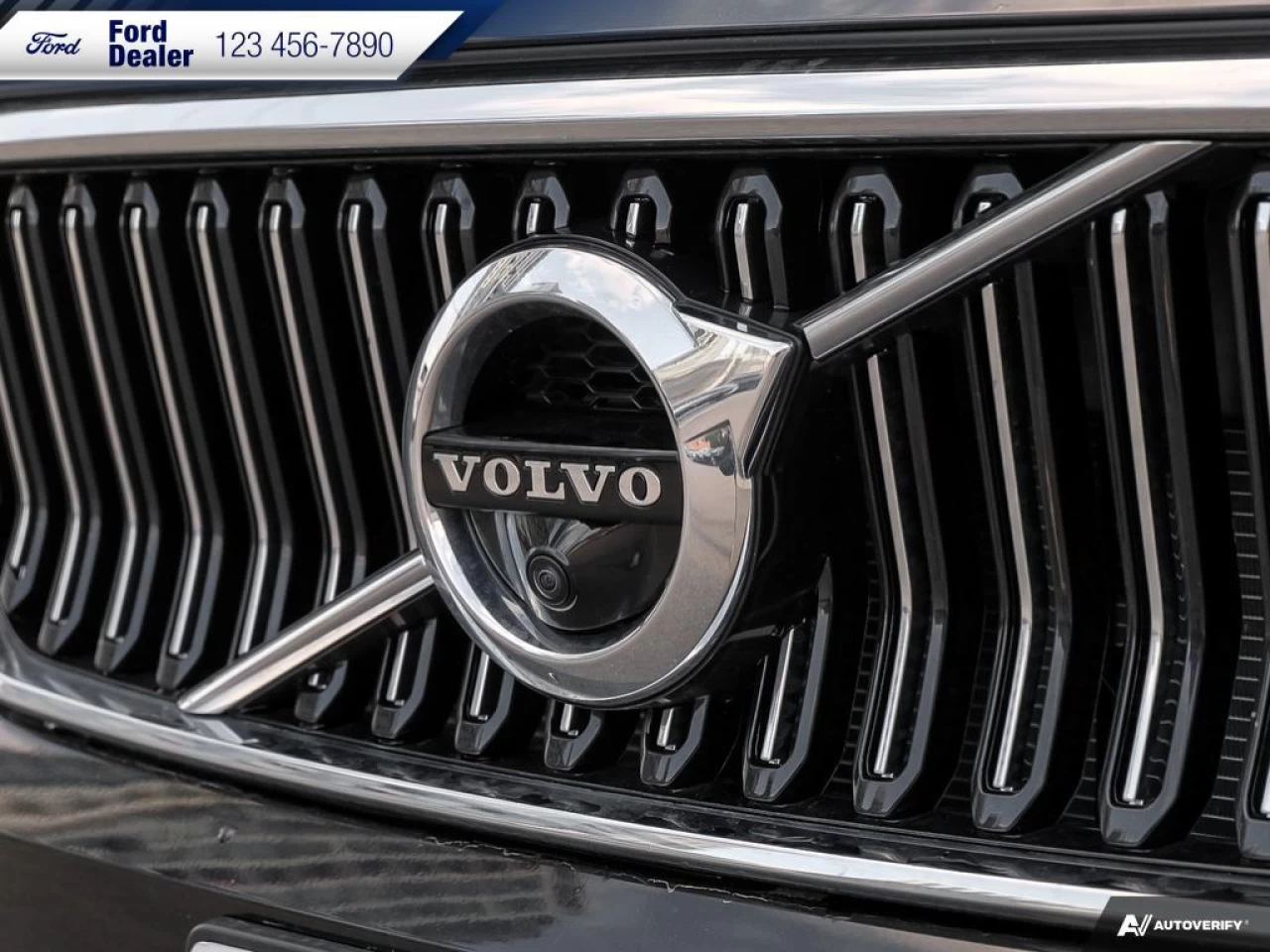 2022 Volvo XC40 T5 Inscription Main Image