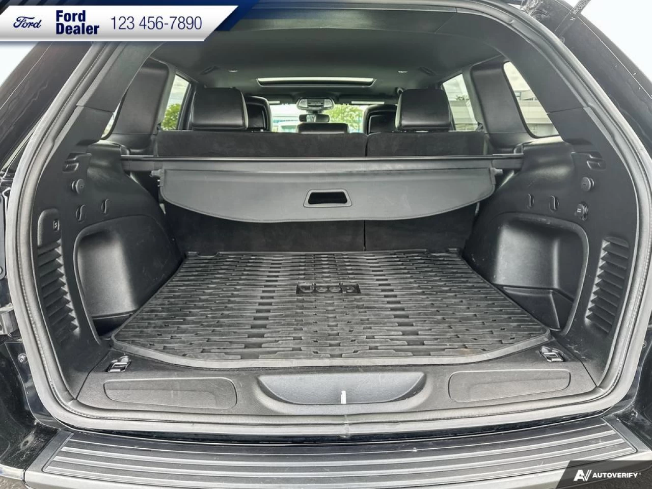 2021 Jeep Grand Cherokee Altitude Main Image