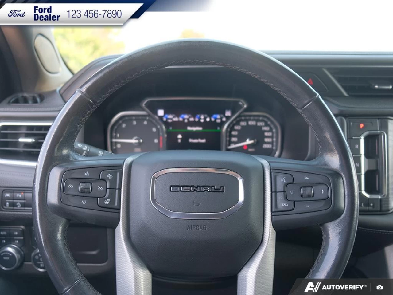 2021 GMC Yukon Denali Main Image