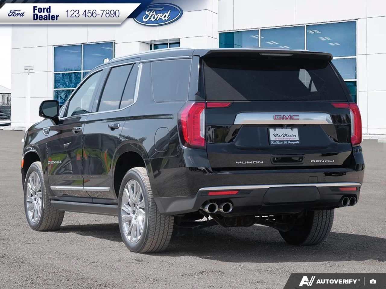 2021 GMC Yukon Denali Main Image