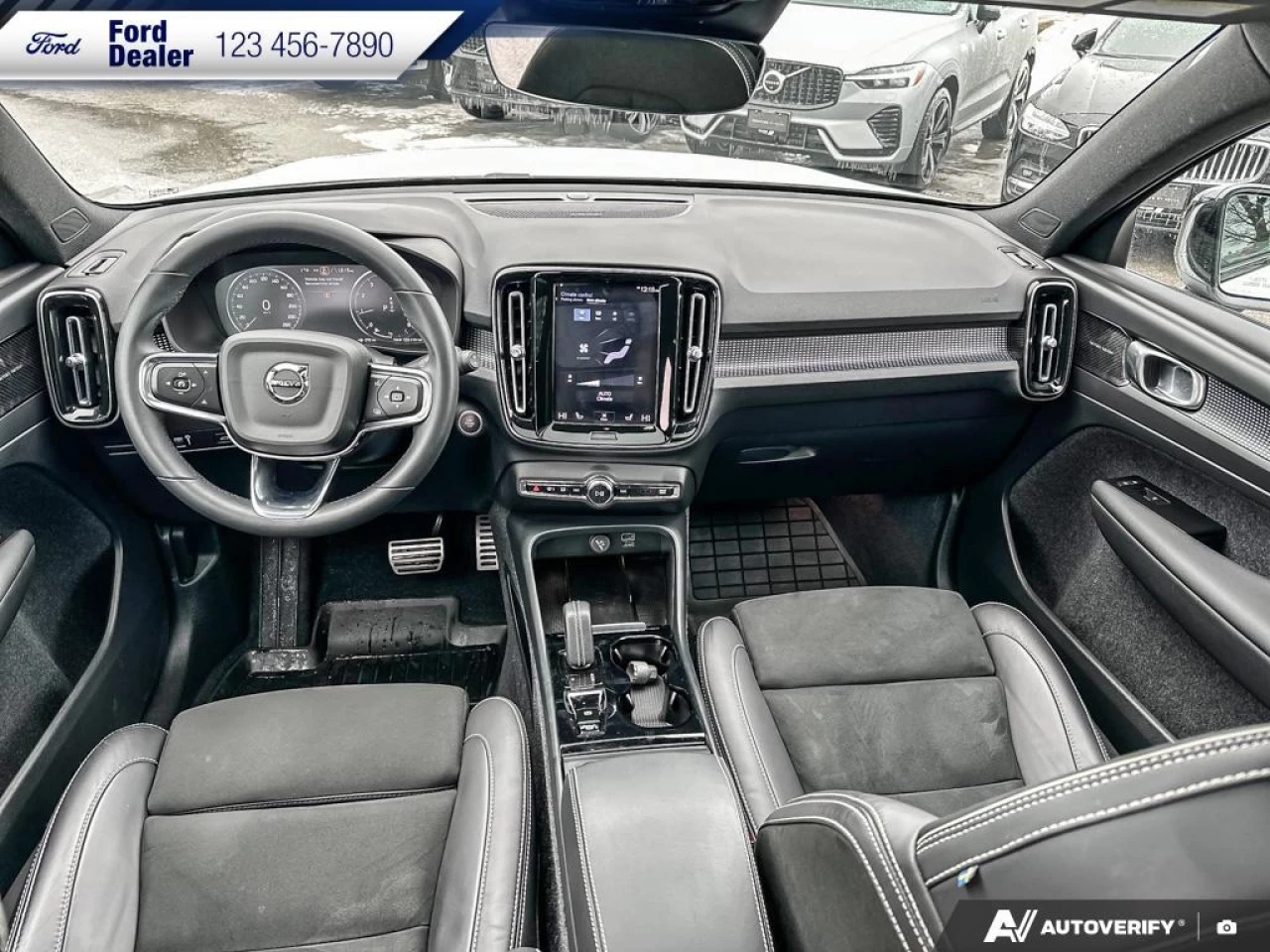 2022 Volvo XC40 T5 Inscription Main Image