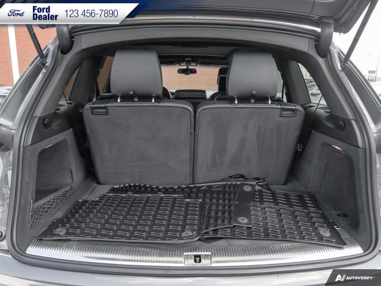 2015 Audi Q7 3.0L TDI Vorsprung Quattro Main Image