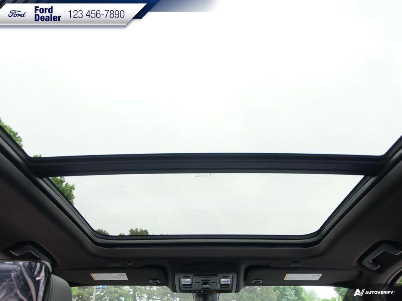 2021 GMC Yukon Denali Main Image