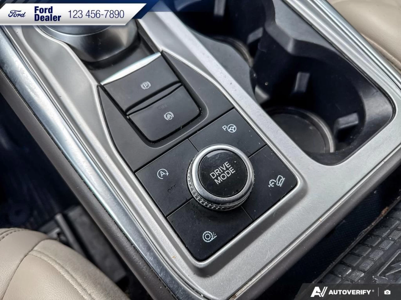 2020 Ford Explorer Platinum Image principale