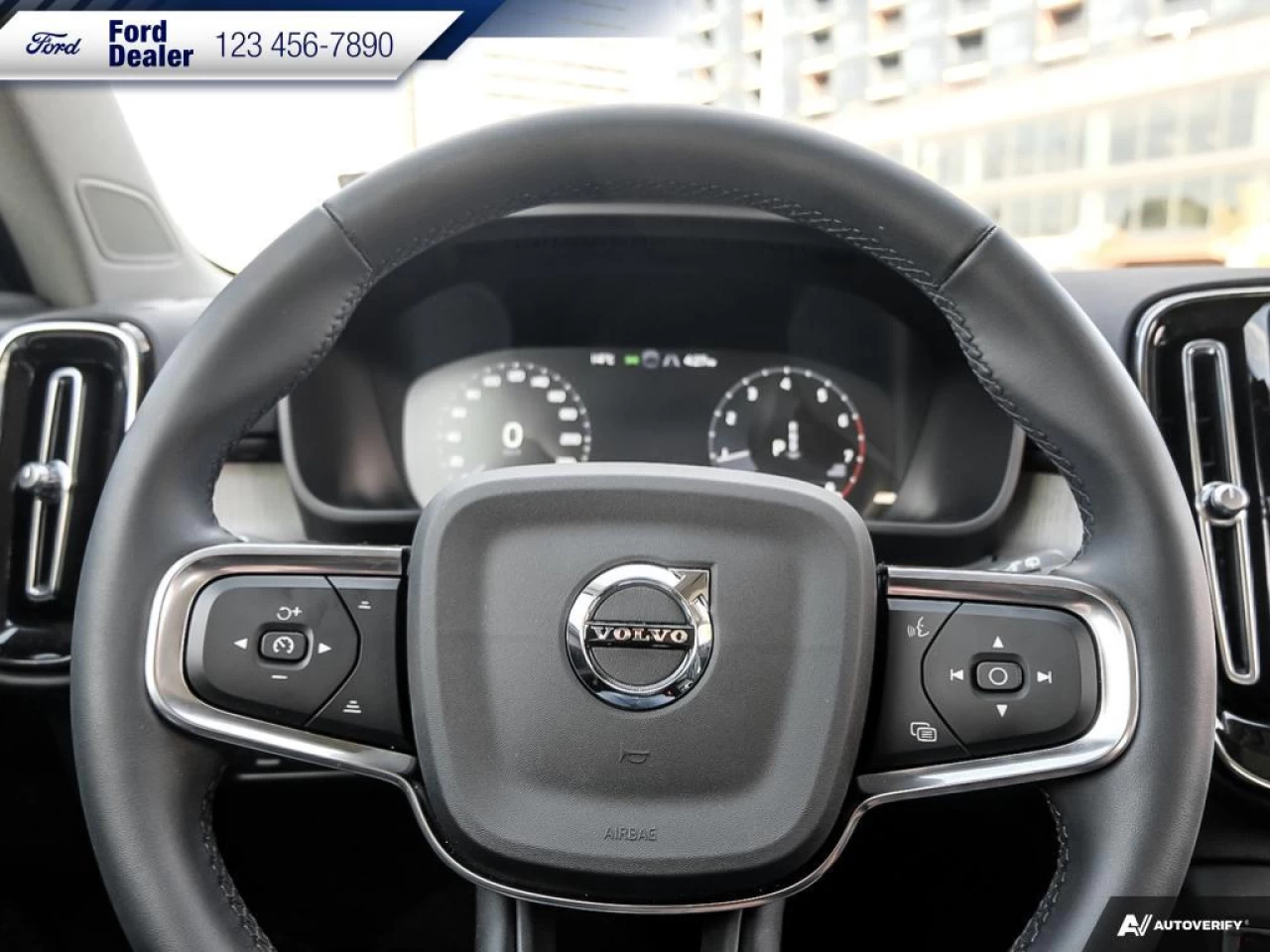 2022 Volvo XC40 T5 Inscription Main Image