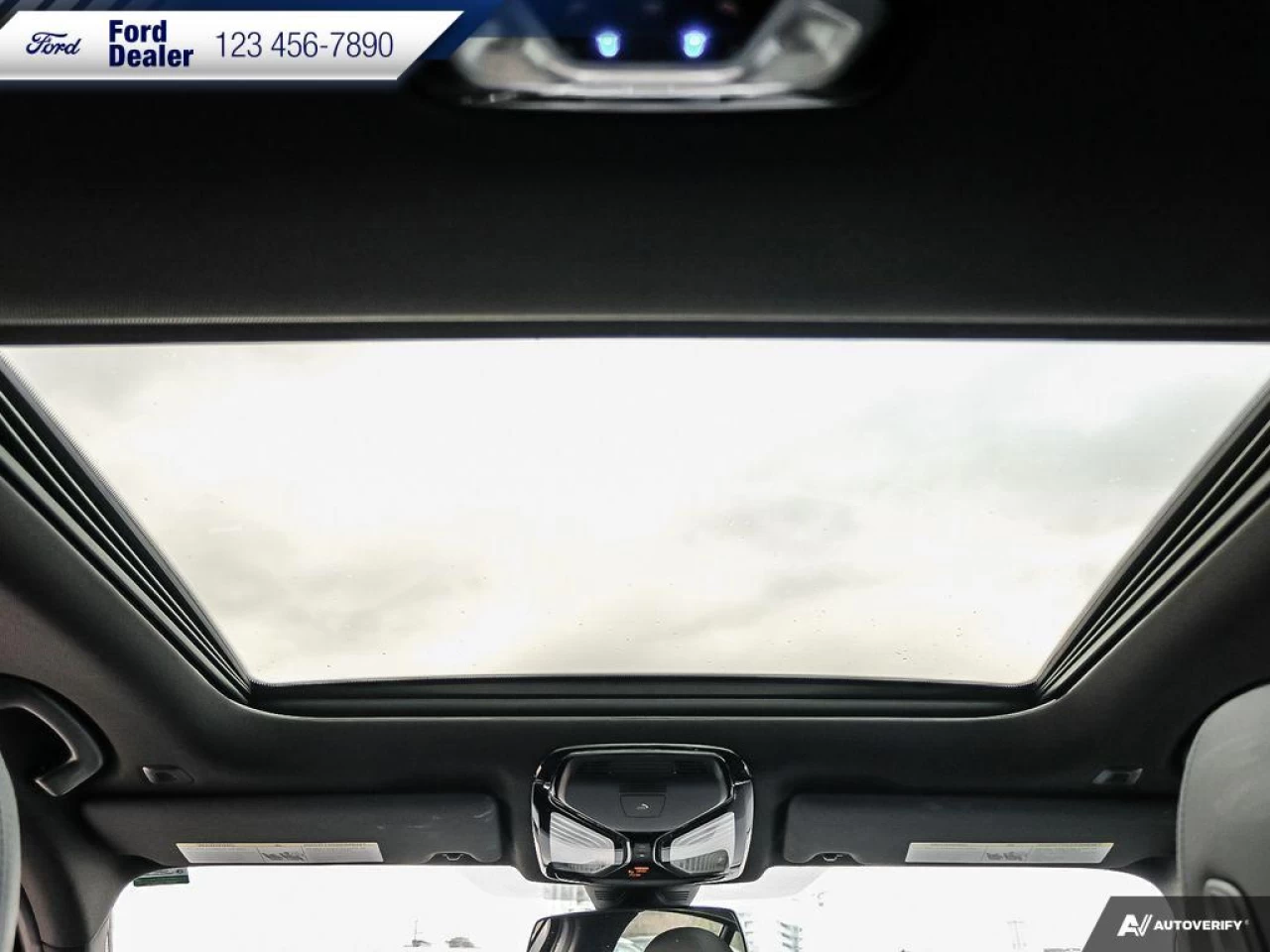 2021 BMW 3 Series 330i xDrive Sedan North America Image principale