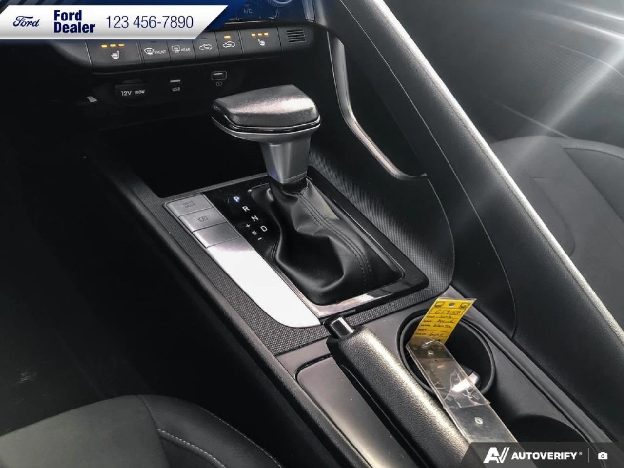 2022 Hyundai Elantra Preferred Image principale