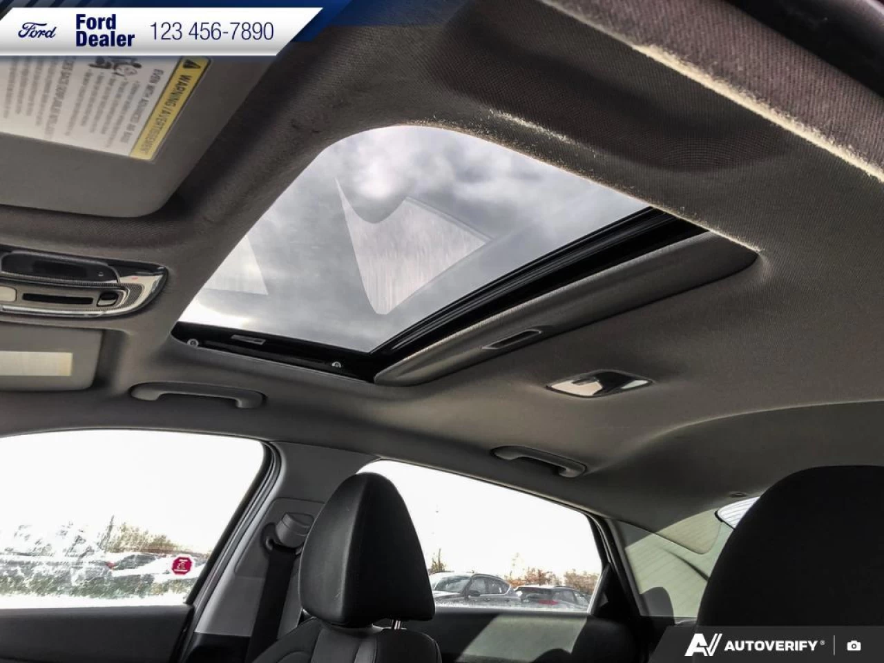 2022 Hyundai Elantra Preferred Main Image