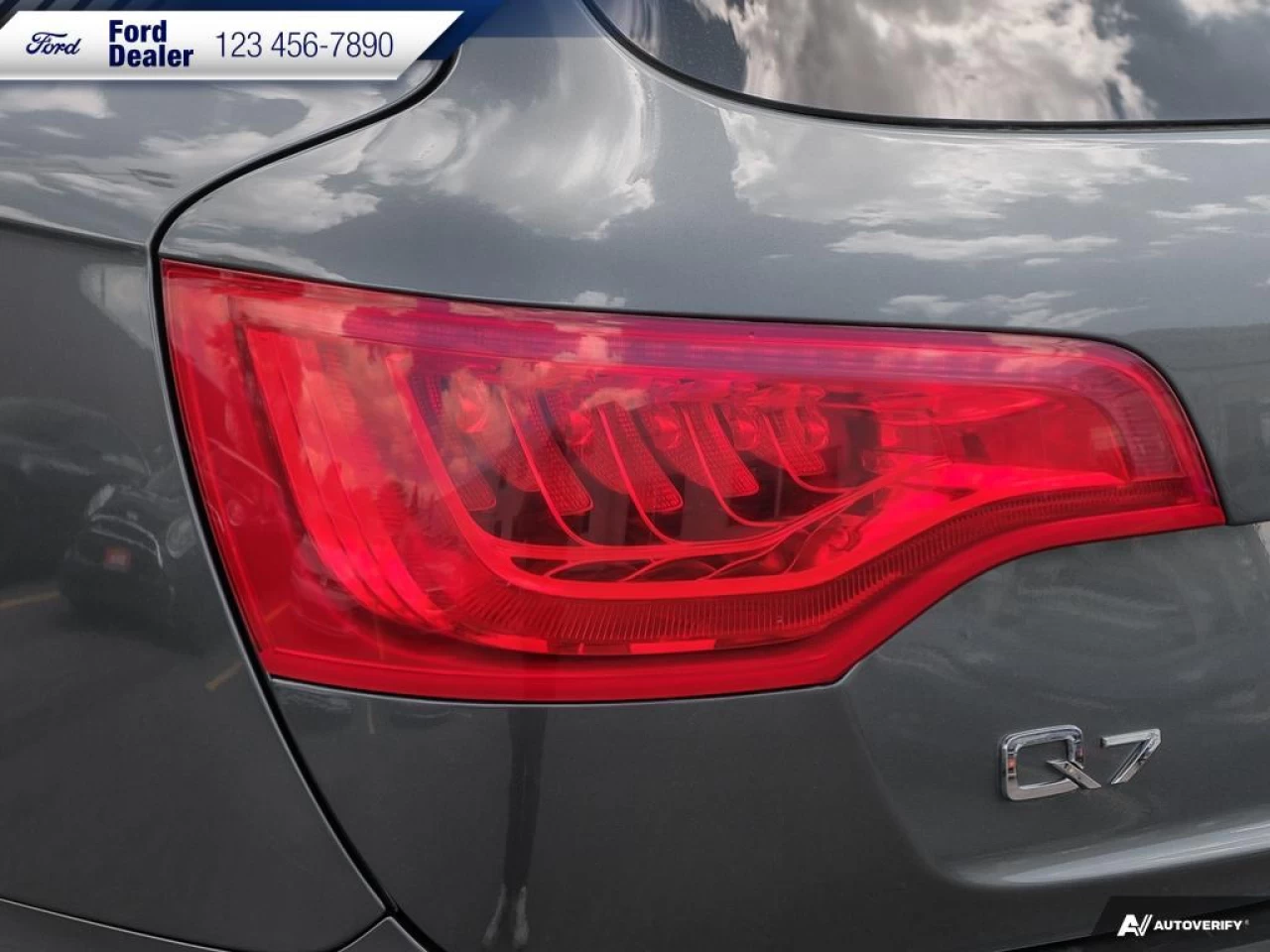 2015 Audi Q7 3.0L TDI Vorsprung Quattro Main Image