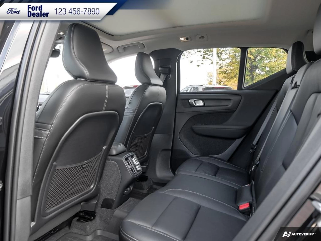 2022 Volvo XC40 T5 Inscription Main Image