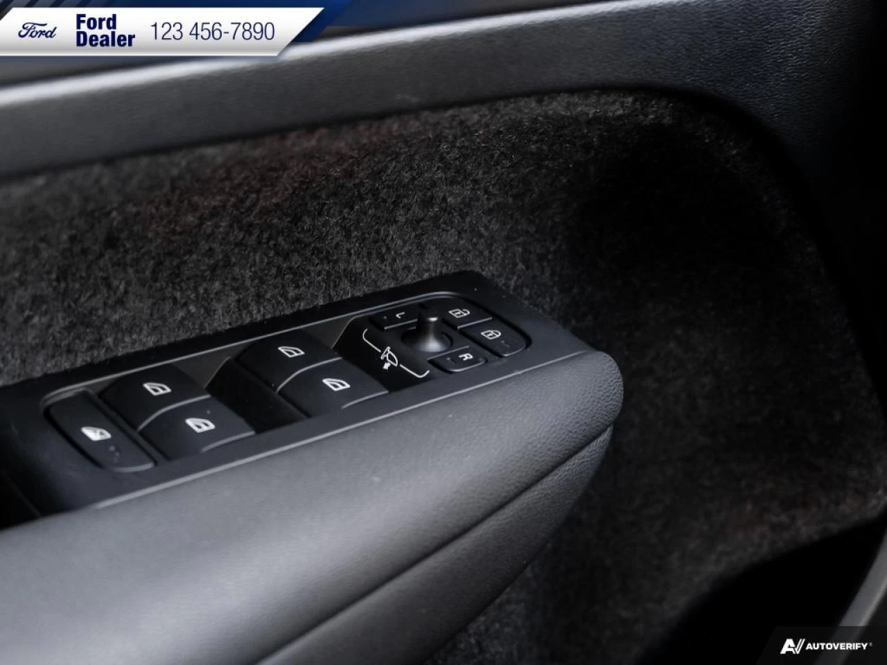 2022 Volvo XC40 T5 Inscription Main Image