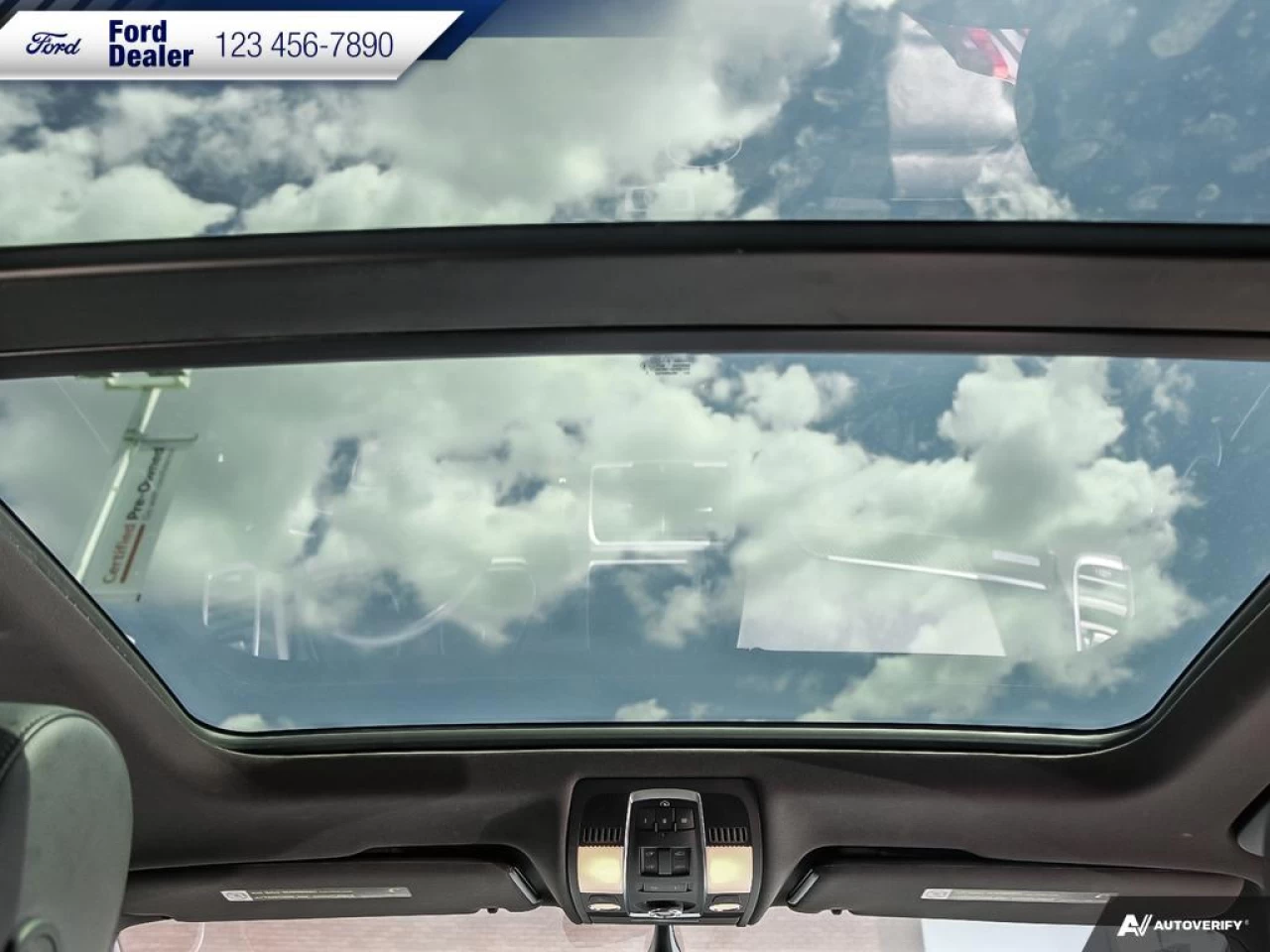 2015 Audi Q7 3.0L TDI Vorsprung Quattro Main Image