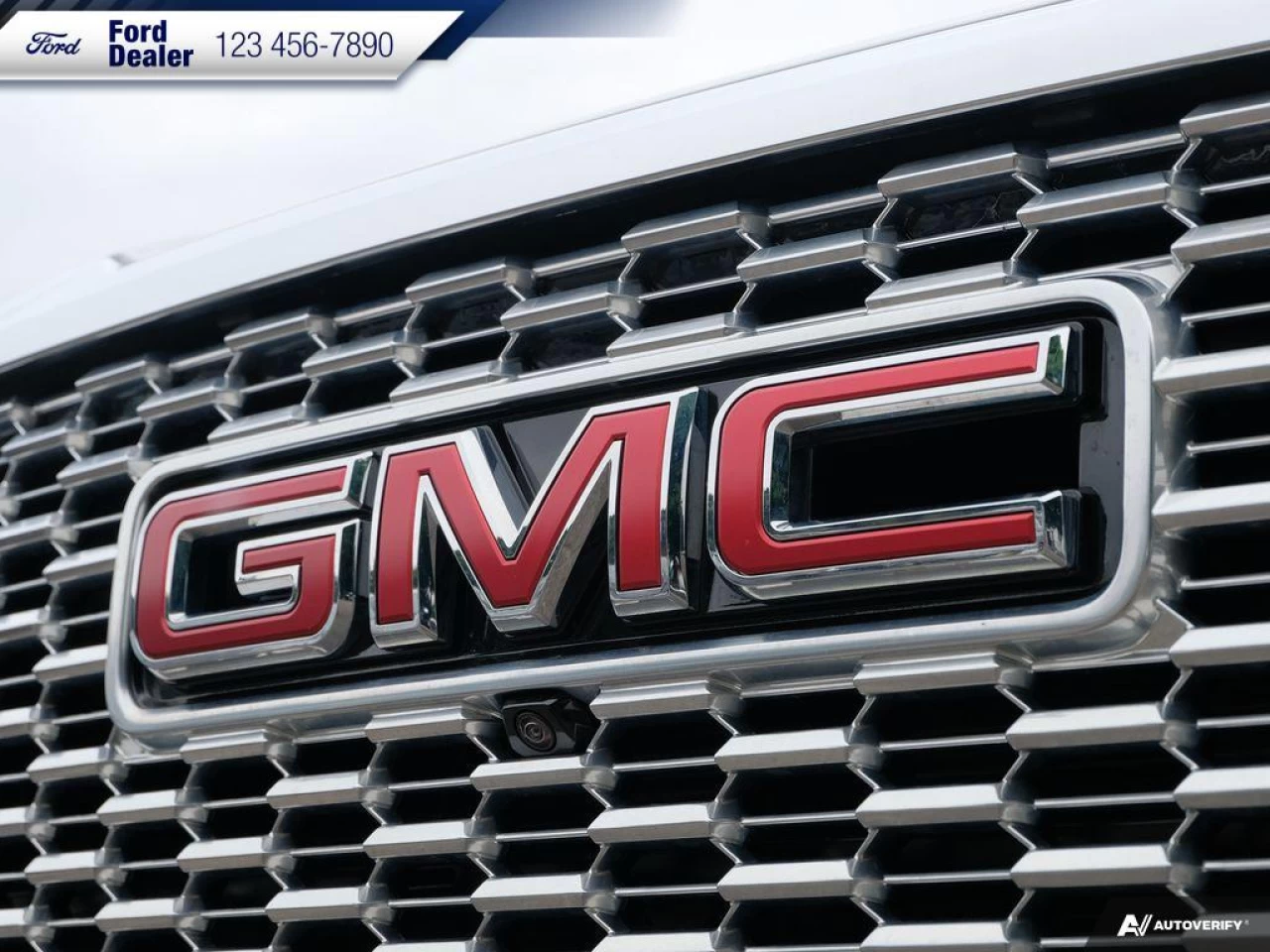 2021 GMC Yukon Denali Main Image